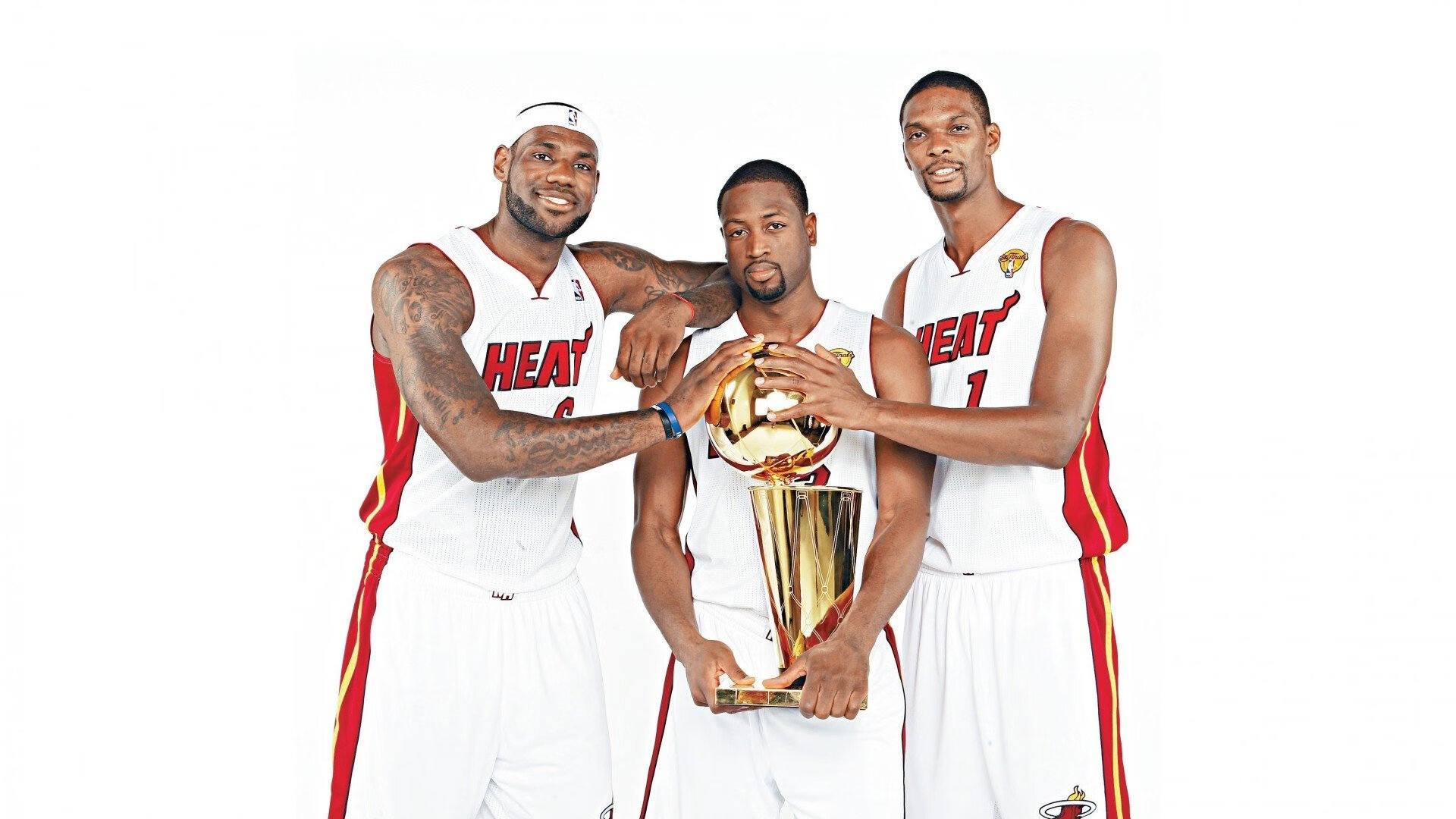 东契奇力挺布朗尼，拉拉维亚谦虚谈表现，里夫斯回顾詹姆斯，东契奇和詹姆斯新秀赛季